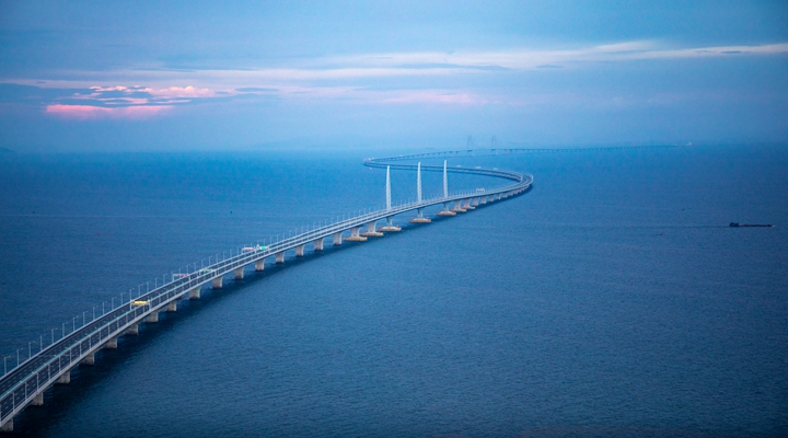 通關(guān)暢、人氣足！港珠澳大橋珠海公路口岸車流量連創(chuàng)新高
