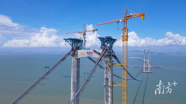 此前正在建設中的伶仃洋大橋主塔。