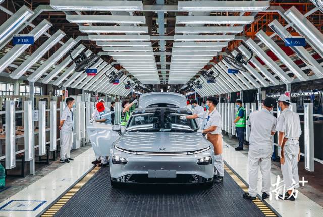 小鵬汽車(chē)肇慶生產(chǎn)線(xiàn)。王振宇 攝