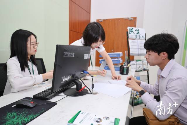 首批已有4名澳門醫(yī)療人員成功申請跨境執(zhí)業(yè)。 