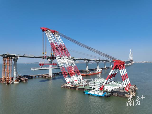 “大橋海鷗號”架設進行中。