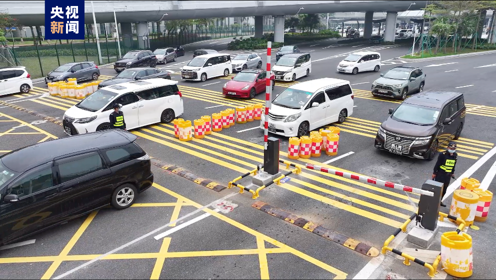 “兩車北上”再創(chuàng)新高！港珠澳大橋珠海公路口岸迎來出境車流高峰