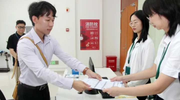 案例十二：珠?！靶∏锌凇绷⒎ㄖΠ拈T專業(yè)人士跨境便利執(zhí)業(yè)