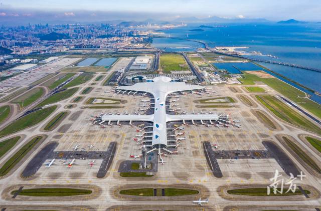 深圳寶安國際機(jī)場。