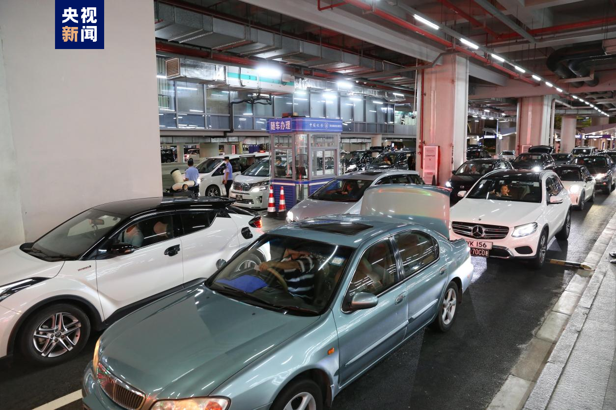 自從港車北上、澳車北上政策落地之后，經(jīng)港珠澳大橋跨城通行車輛數(shù)持續(xù)處于高位。