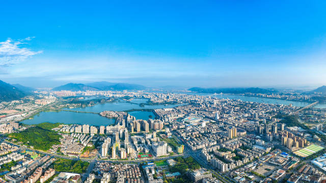 肇慶城區(qū)航拍。梁亮 攝