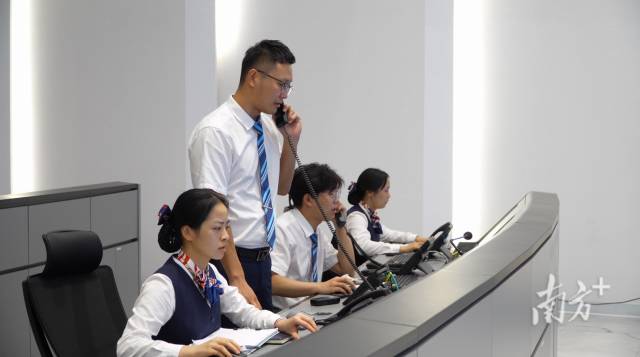 深中通道路網(wǎng)調(diào)度中心。南方+ 石磊 拍攝