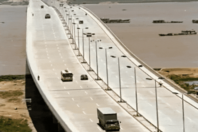 1993年，珠海大橋雙向通車。