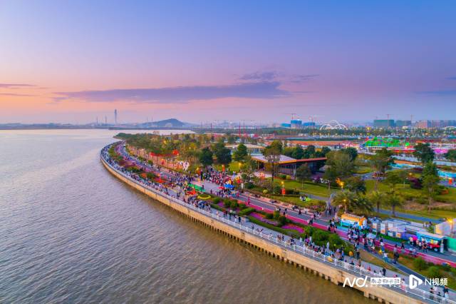 位于濱海灣新區(qū)的東莞黃金海岸，是市民熱衷打卡的一條親海生態(tài)岸線。