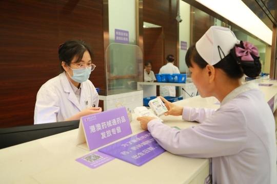 今年7月，佛山開出“港澳藥械通”首張干眼癥創(chuàng)新藥處方。