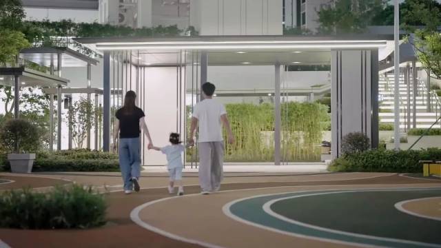 ▲一家人喜遷新居，迎接新學(xué)期