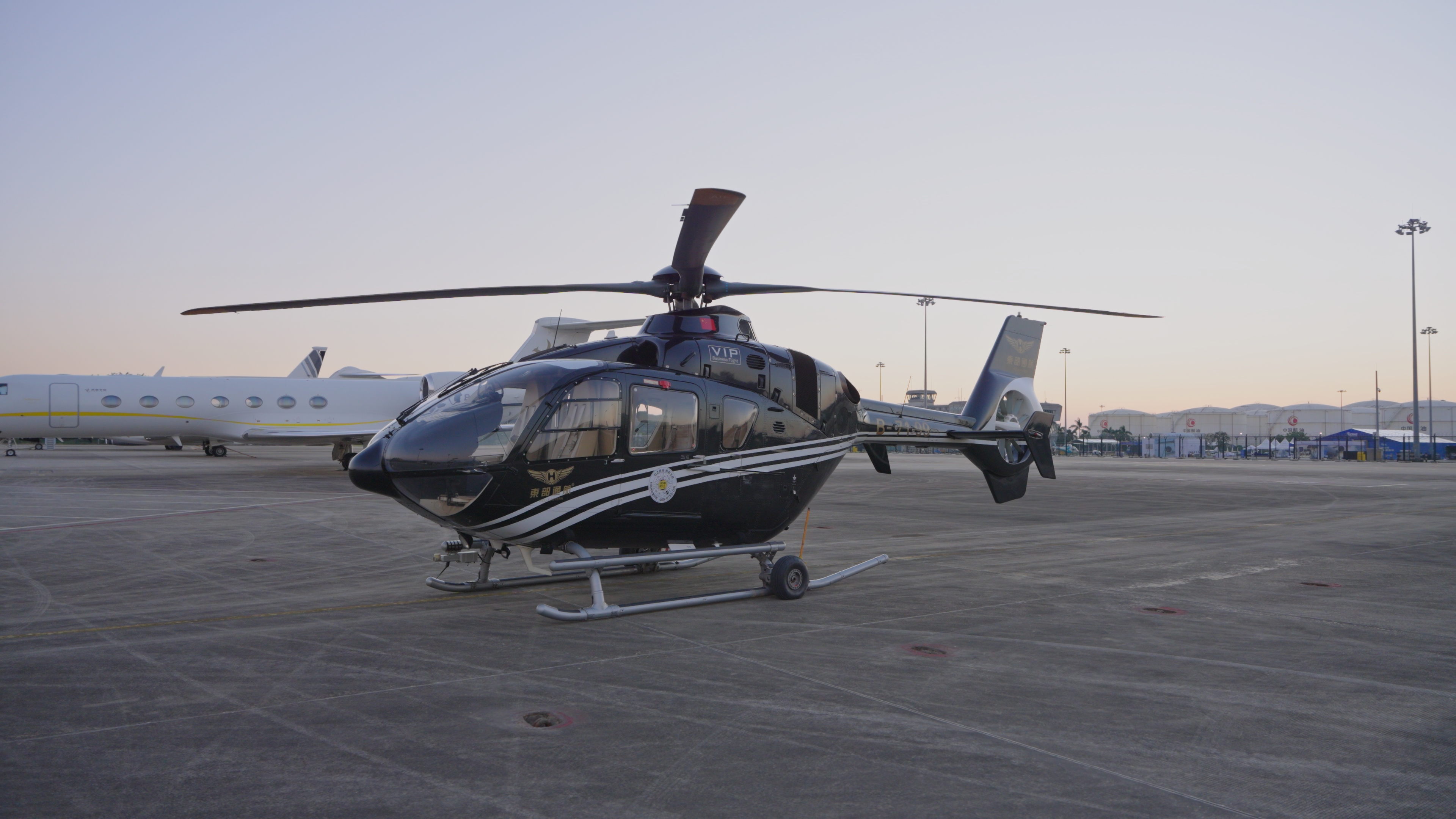 空客EC135降落白云機場。受訪者供圖