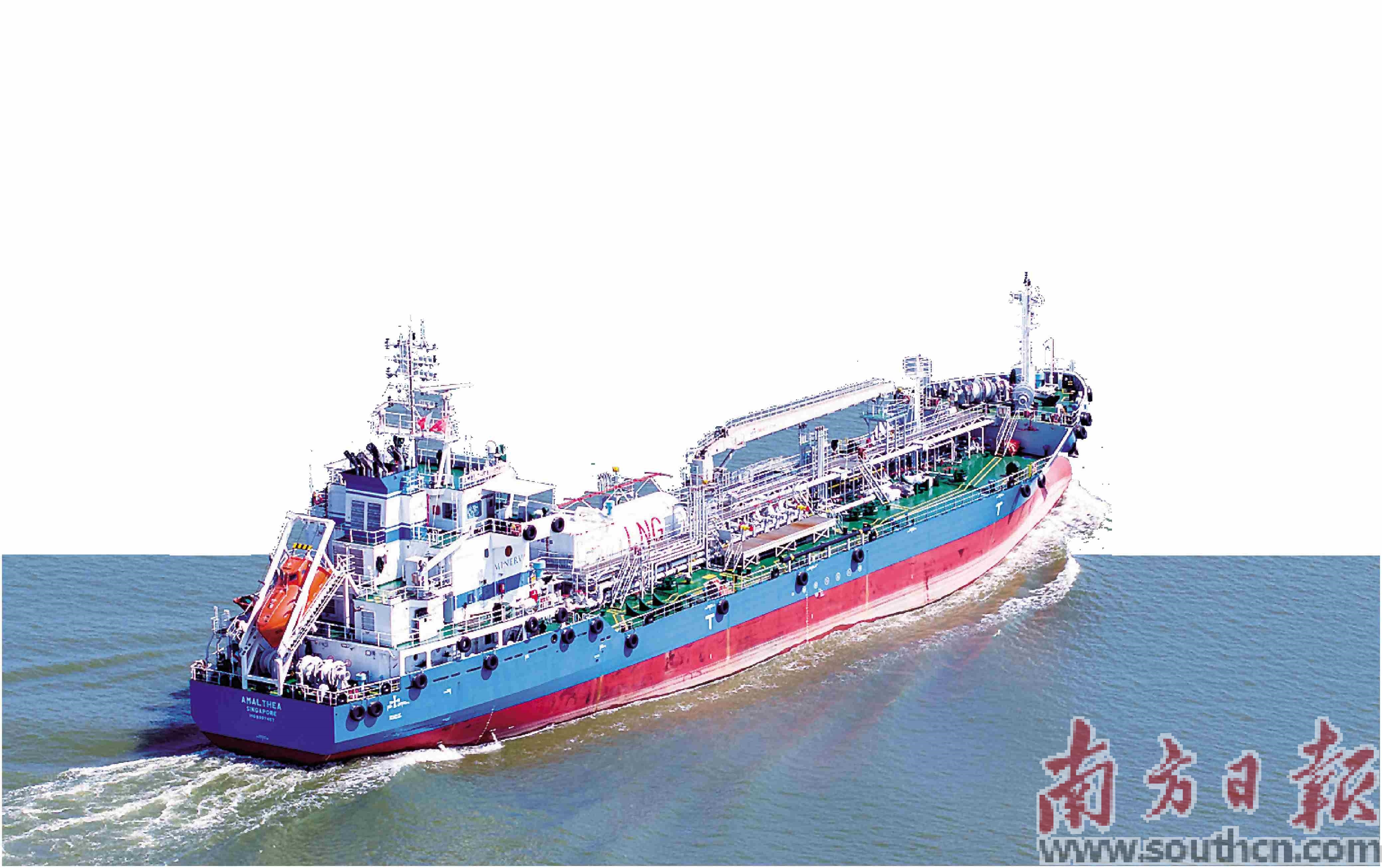 江門航通設(shè)計建造的新型綠色低碳雙燃料加油船AMALTHEA輪。江門航通供圖