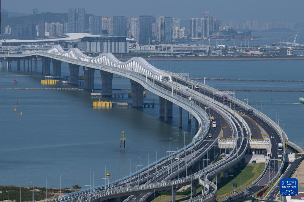 這是12月1日拍攝的澳門大橋。新華社發(fā)（張金加 攝）