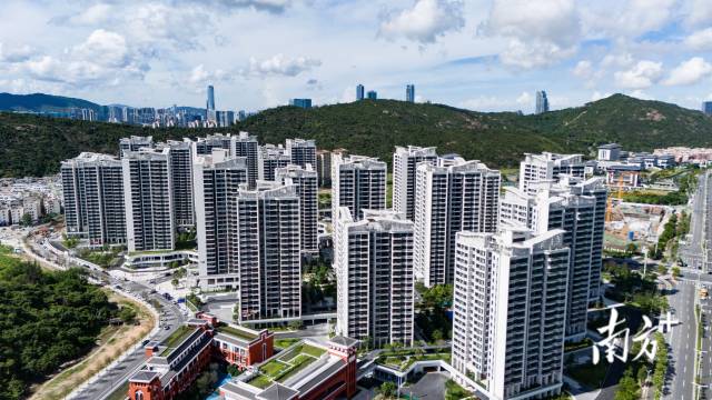首個粵澳兩地攜手為澳門居民打造的大型綜合民生項(xiàng)目“澳門新街坊”已經(jīng)熱鬧起來。