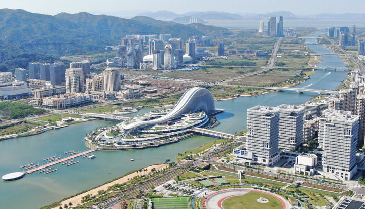 這是2024年11月26日拍攝的橫琴天沐琴臺（無人機(jī)照片）。新華社記者 鄧華 攝