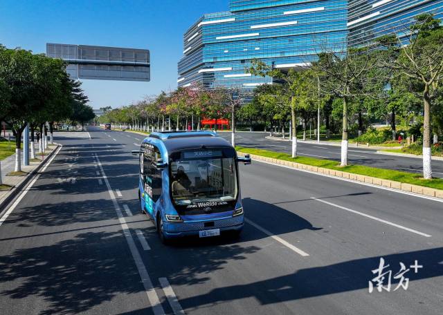 文遠(yuǎn)知行無人駕駛汽車