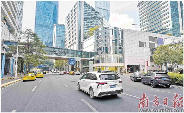 2月21日起，廣州首次將自動(dòng)駕駛Robotaxi開進(jìn)廣州市中心、機(jī)場(chǎng)和高鐵站。