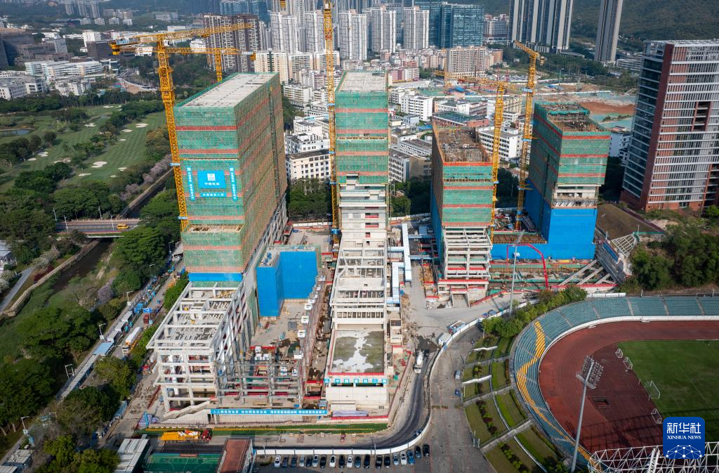 建設(shè)中的哈爾濱工業(yè)大學(xué)（深圳）重點(diǎn)實(shí)驗(yàn)室集群項(xiàng)目（4月1日攝，無人機(jī)照片）。