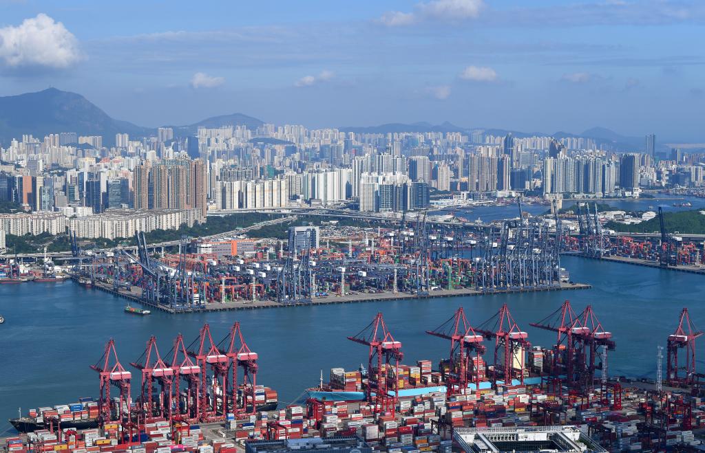 這是2024年9月17日拍攝的香港貨柜碼頭。新華社記者 陳鐸 攝