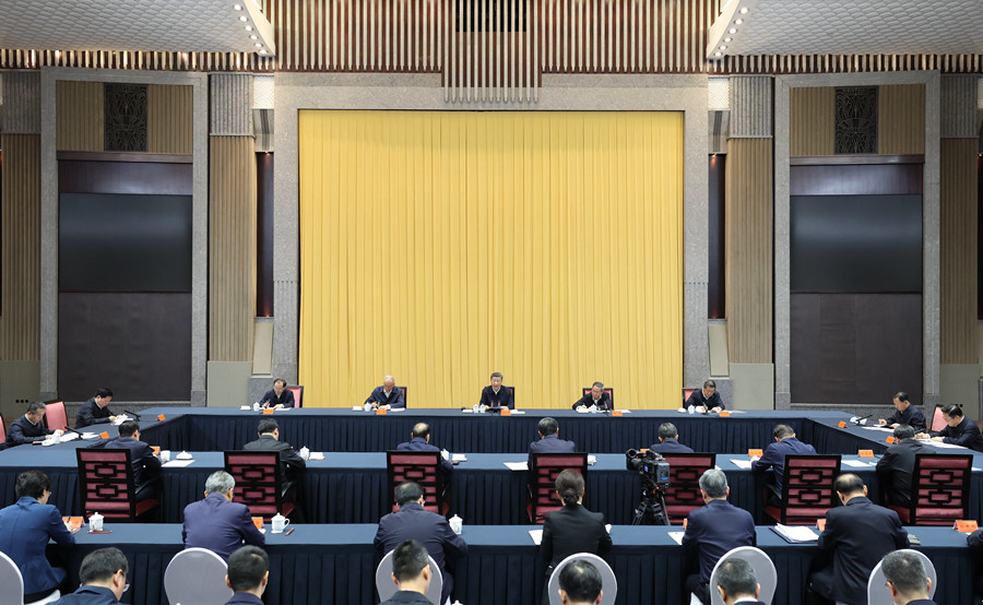 4月30日上午，中共中央總書記、國家主席、中央軍委主席習(xí)近平在上海主持召開部分省區(qū)市“十五五”時(shí)期經(jīng)濟(jì)社會(huì)發(fā)展座談會(huì)并發(fā)表重要講話。新華社記者 丁林 攝