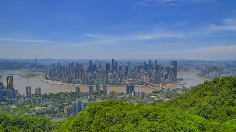 遠(yuǎn)眺渝中半島。華龍網(wǎng)記者 李文科 攝