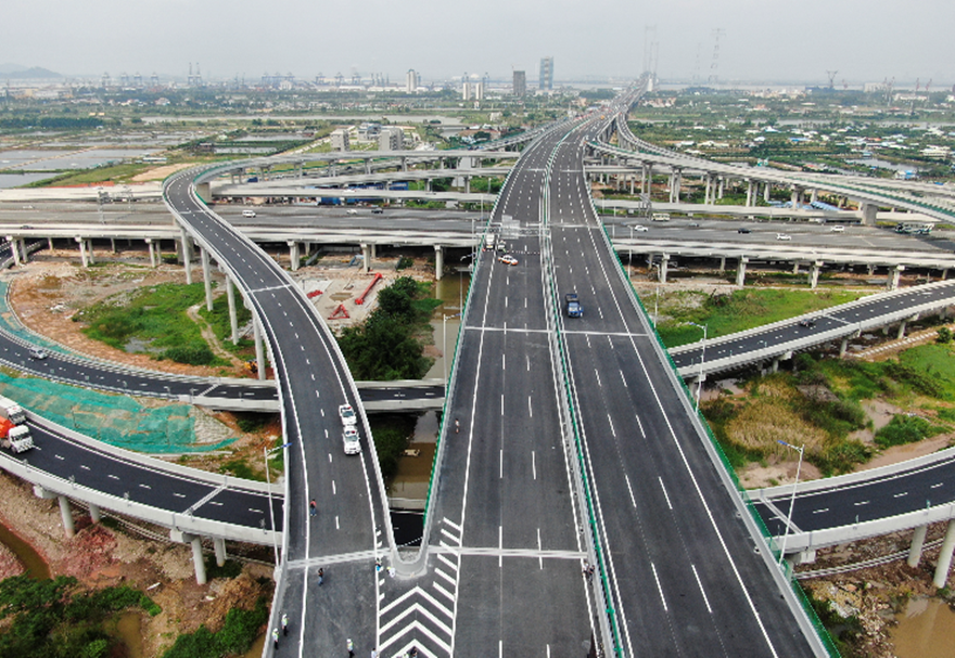 2019年4月25日，莞番高速公路一期工程（沙田至厚街段）正式通車，實現(xiàn)南沙大橋與廣深高速的快速接駁。至此，南沙大橋全線開通運營，在東莞市境內(nèi)成為廣深沿江高速公路與沈海高速公路（京港澳高速公路共線段、原廣深高速公路厚街段）的聯(lián)絡(luò)線。