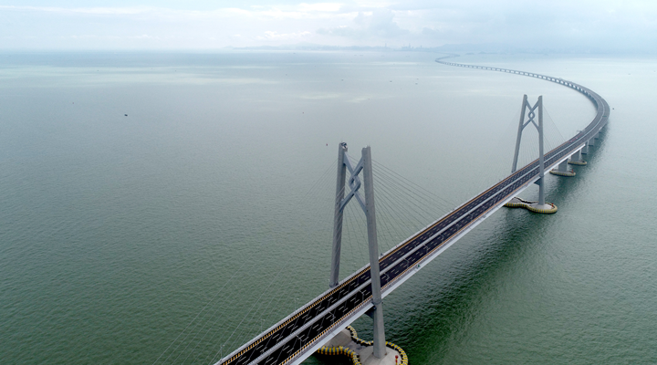珠海公路口岸通關提速增效 去年經(jīng)港珠澳大橋進出口總值比增96.4%